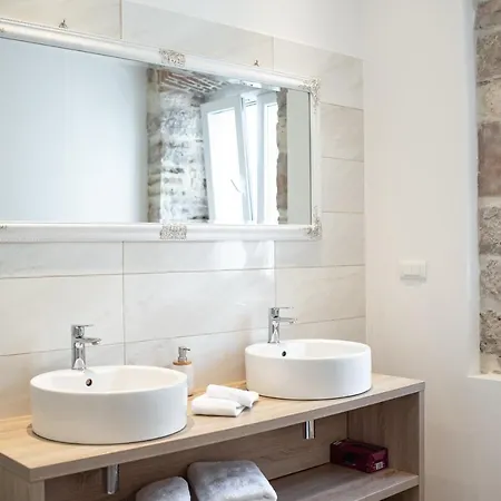 Luxury Lav Konukevi