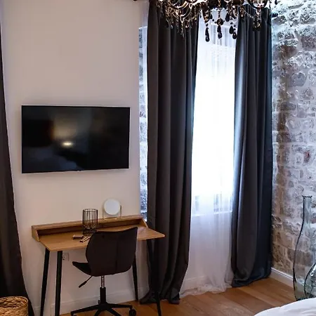 Luxury Lav Konukevi 3*