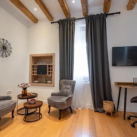 Luxury Lav Guest house