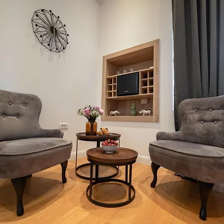 Luxury Lav Konukevi