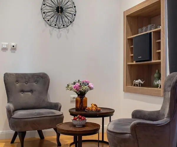 Luxury Lav Gostinjska kuća 3*