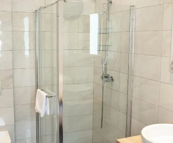 Luxury Lav בית הארחה זאדאר