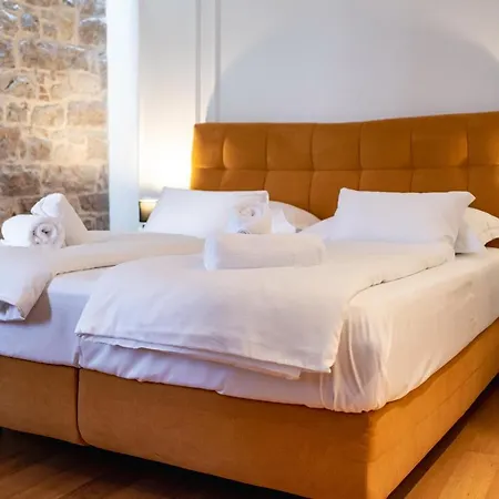 בית הארחה Luxury Lav 3*