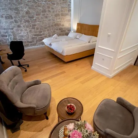 בית הארחה Luxury Lav